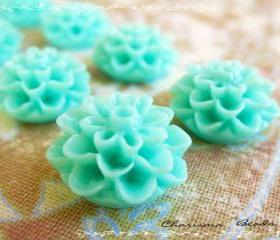 24 Resin Chrysanthemum Flower Cabochons Accessory 15x8mm