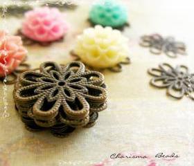 84 Brass Vintage Filigree Caps - Connectors Findings Flower, 18mm