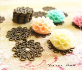 24 Brass Vintage Filigree Caps - Connectors Findings Flower, 17mm