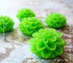 18 Resin Chrysanthemum Flower Cabochons Accessory 15x8mm